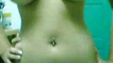 Bu çapkın peynirin derin dökülmesini kaliteli şişman porno izleyin