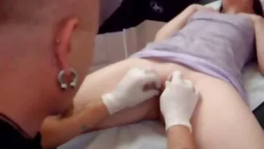 Kesintiye uğramış olgun kilolu porno kız