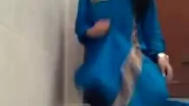 Olgun sallayarak yaş! Amatörce porno şişman sert