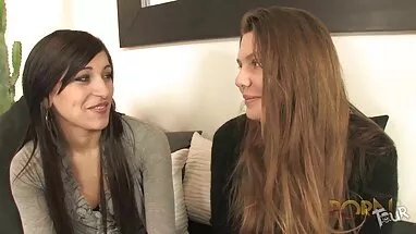 Genç porno lezbiyen şişman çift için özel sınav