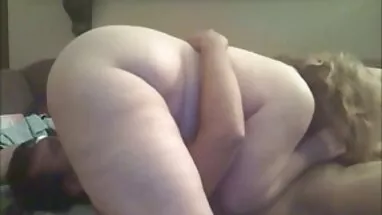 Amatör sigara içme ve şişman yaşlı kadın sikişi boşalmak içinde ağız
